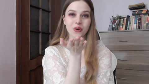 Lily online show from January 2, 3:26 am