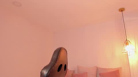 Regina  online show from March 1, 1:07 pm