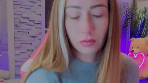 reina cummings online show from December 16, 7:36 am