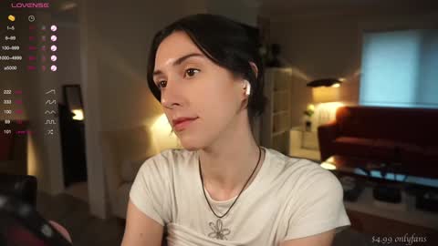 Remi online show from December 10, 11:40 pm