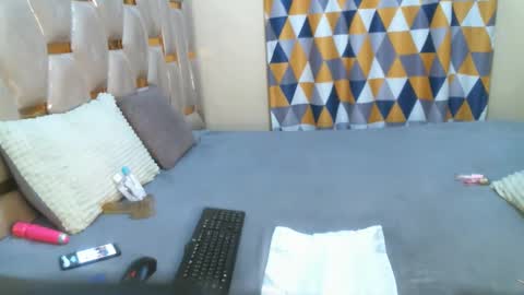 remmyqueen online show from April 25, 2:36 pm