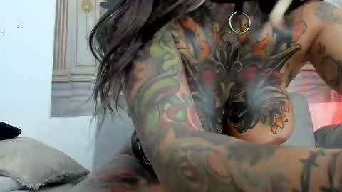 Laura online show from February 7, 2:26 am