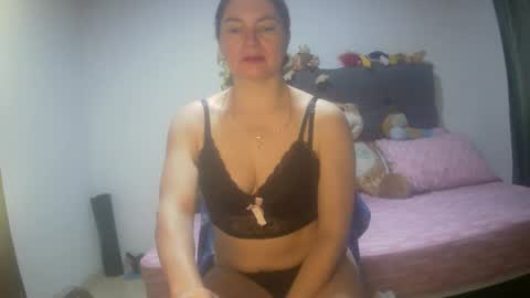 renata_hot1 online show from September 28, 12:39 am