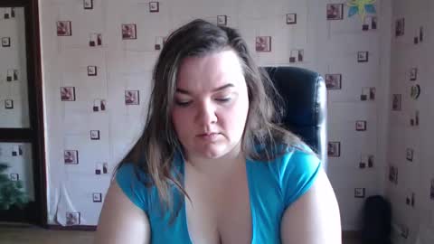 renataoia online show from February 12, 10:56 am