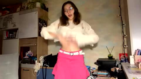 Mia online show from March 3, 4:35 pm