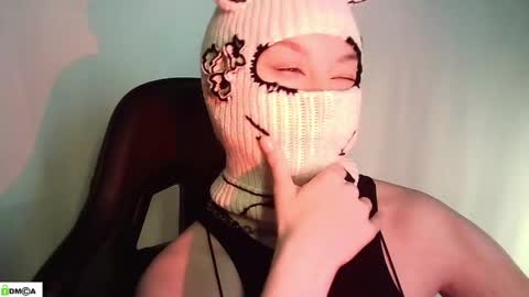 Renesme White Im here from Monday to Friday online show from May 1, 2:04 am