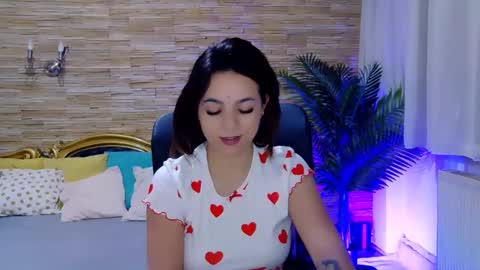 renesmesweet online show from February 21, 9:01 am