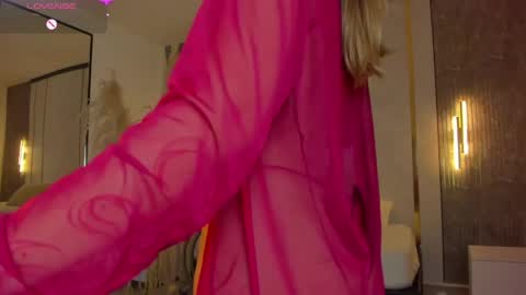 Riley Sierra online show from April 21, 1:07 pm