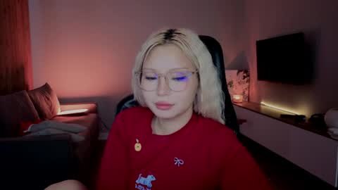 rileymee online show from April 17, 4:36 am