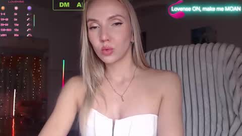 Rina Asty online show from October 15, 5:26 pm