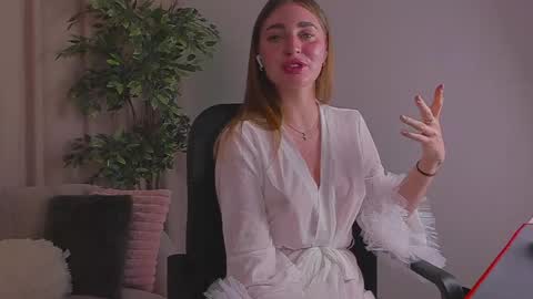 Rina online show from May 31, 10:55 pm