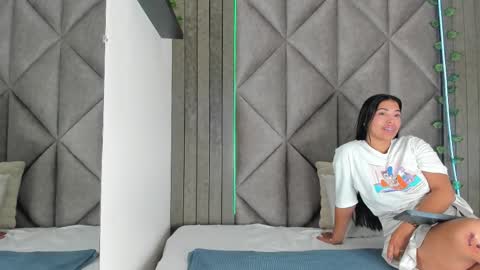 RIRI  online show from December 16, 10:04 pm