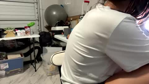 roarmance1 online show from October 13, 6:10 pm