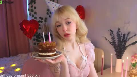rochelle_dolly online show from March 18, 2:33 pm