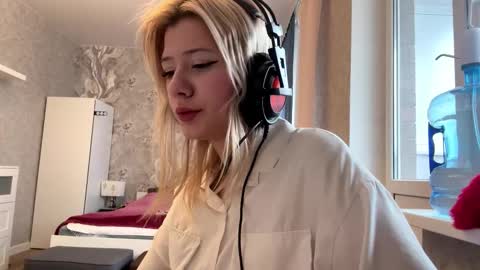 Anny online show from February 9, 11:34 am