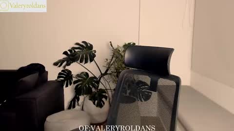 Valery Roldans online show from February 27, 2:21 am