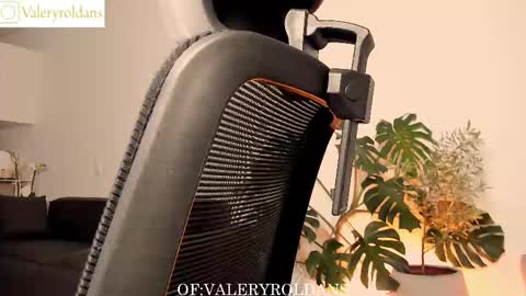 Valery Roldans online show from February 12, 3:29 am