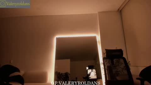 Valery Roldans online show from December 3, 3:20 am
