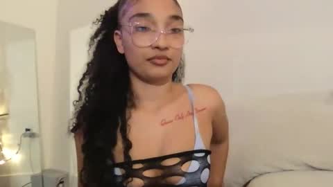 Rosalina online show from January 18, 7:04 am