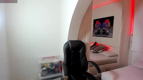 rosi_cooper online show from March 12, 10:48 am