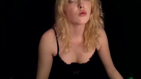 rosy_petal online show from October 7, 11:03 am