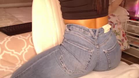 Rouss marie henao  online show from March 31, 12:43 am