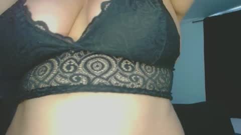 roxanasexy2025 online show from September 29, 1:38 pm