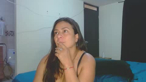 roxanasexy2025 online show from October 19, 1:35 pm