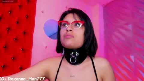 roxanne_han online show from April 12, 11:46 am