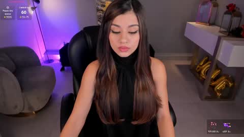 Roxanne Hill  online show from February 15, 12:11 pm