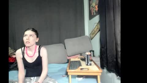 roxihazeleyes online show from March 11, 12:52 pm