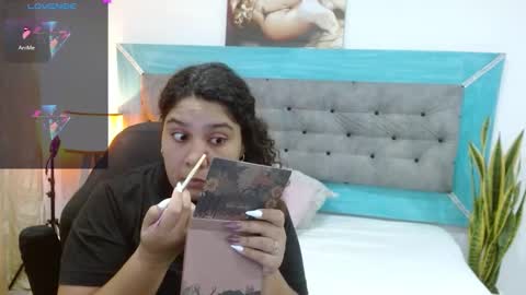 roxiie online show from October 8, 3:00 am