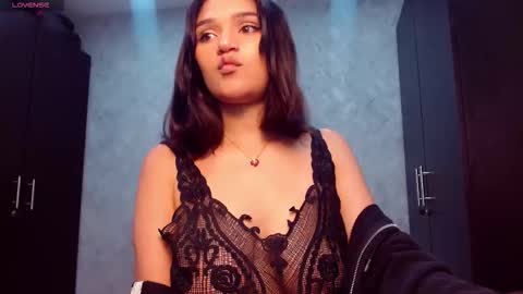 roxxi_2110 online show from January 11, 2:05 am