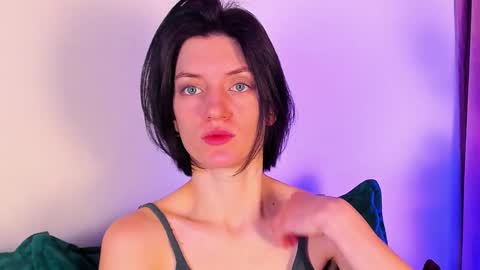 roxy_riot_ online show from February 9, 1:23 am