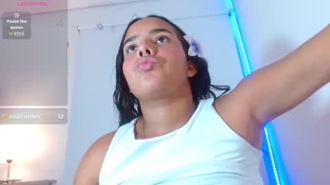 roxy_stone1 online show from September 30, 9:41 pm