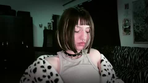 Roxy Independient model Help me to reach 50 thumbs up online show from May 15, 10:45 pm