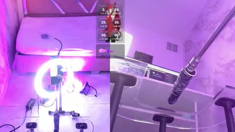 roxylicious_ online show from March 7, 1:07 pm