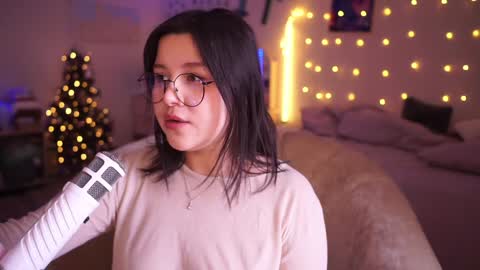 roxysuh online show from February 2, 5:21 am