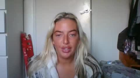 rubyredxxxoxxx online show from December 23, 8:11 am