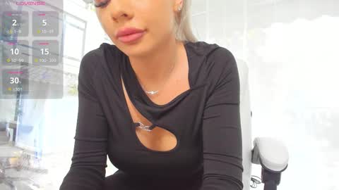 Ava online show from November 6, 9:37 am