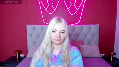 ruthbryant online show from September 16, 1:35 am