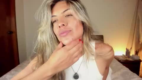 Leslie Beltrn online show from December 4, 4:37 am