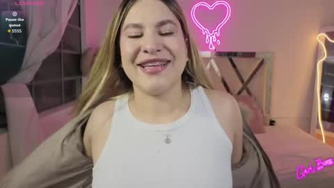 saaya_tay online show from April 19, 3:17 am