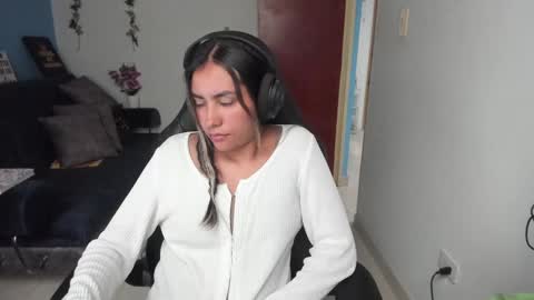 Angie  online show from February 27, 10:09 pm