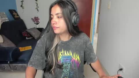 Angie  online show from February 17, 8:27 pm