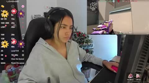 Angie  online show from December 20, 5:06 pm