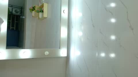 mariana  online show from September 18, 11:25 pm