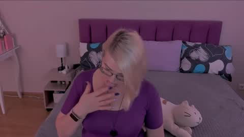 Sabrina MacMarren online show from February 24, 10:13 am