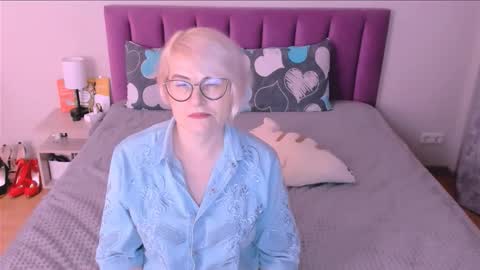 Sabrina MacMarren online show from October 15, 4:20 pm