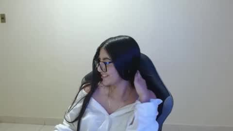 Sahaliefox  online show from March 25, 11:07 pm